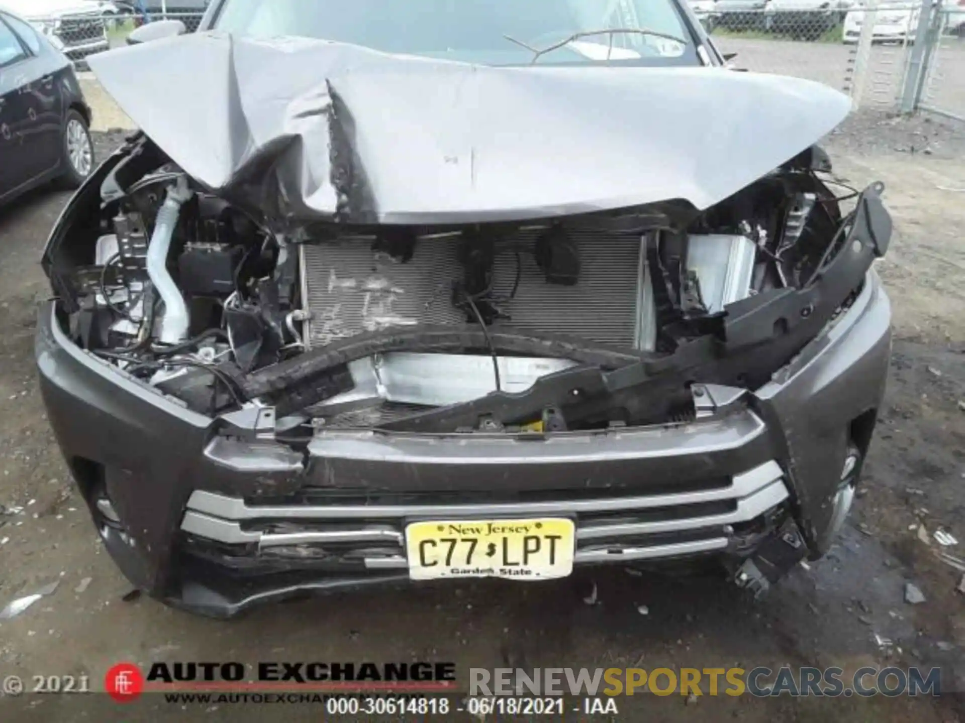 1 Photograph of a damaged car 5TDBZRFH5KS995021 TOYOTA HIGHLANDER 2019