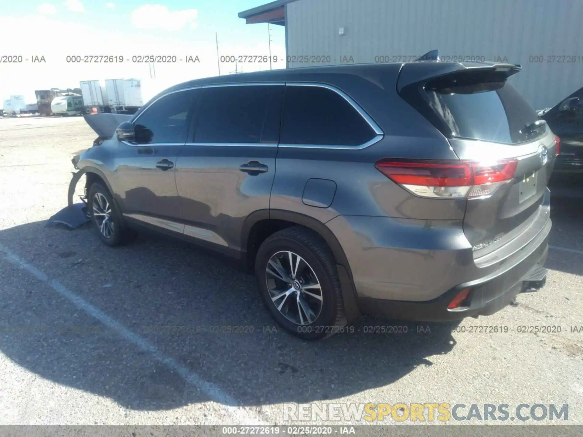 3 Photograph of a damaged car 5TDBZRFH5KS995858 TOYOTA HIGHLANDER 2019