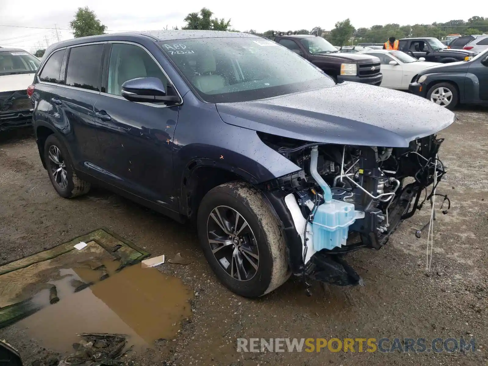 1 Photograph of a damaged car 5TDBZRFH5KS996041 TOYOTA HIGHLANDER 2019