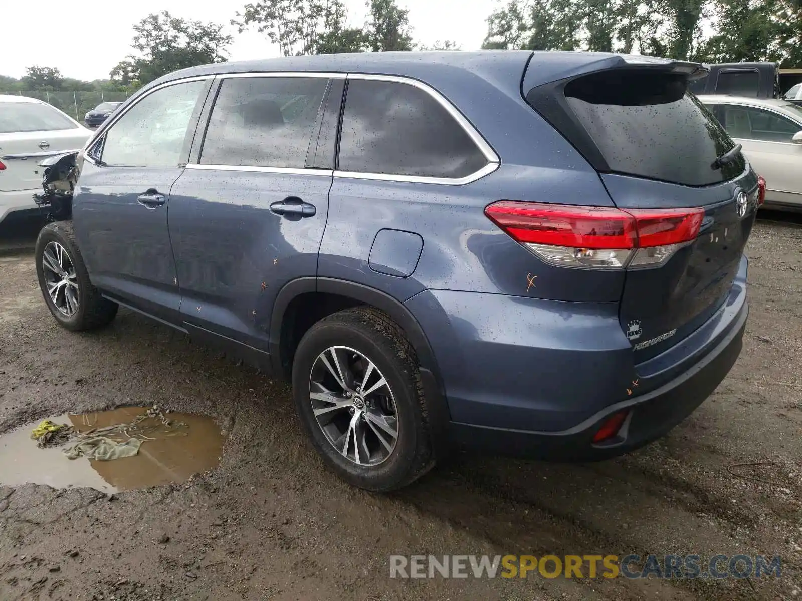 3 Photograph of a damaged car 5TDBZRFH5KS996041 TOYOTA HIGHLANDER 2019