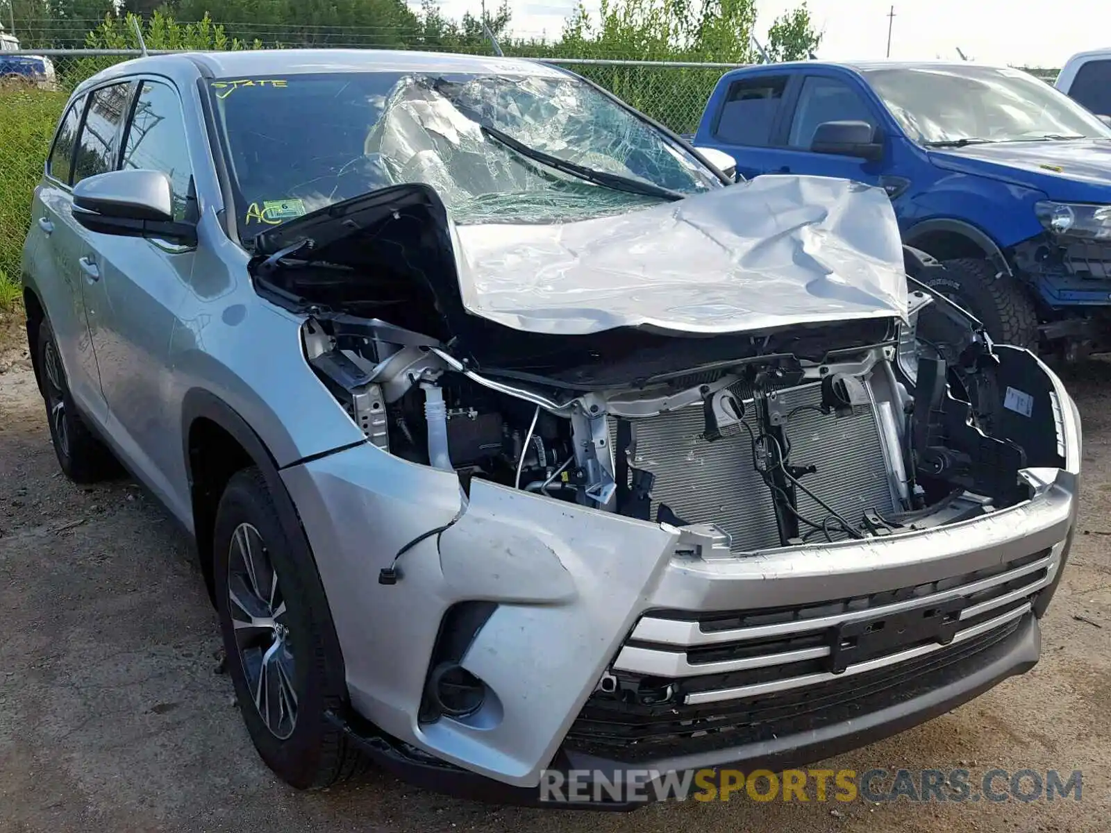 1 Photograph of a damaged car 5TDBZRFH5KS997352 TOYOTA HIGHLANDER 2019