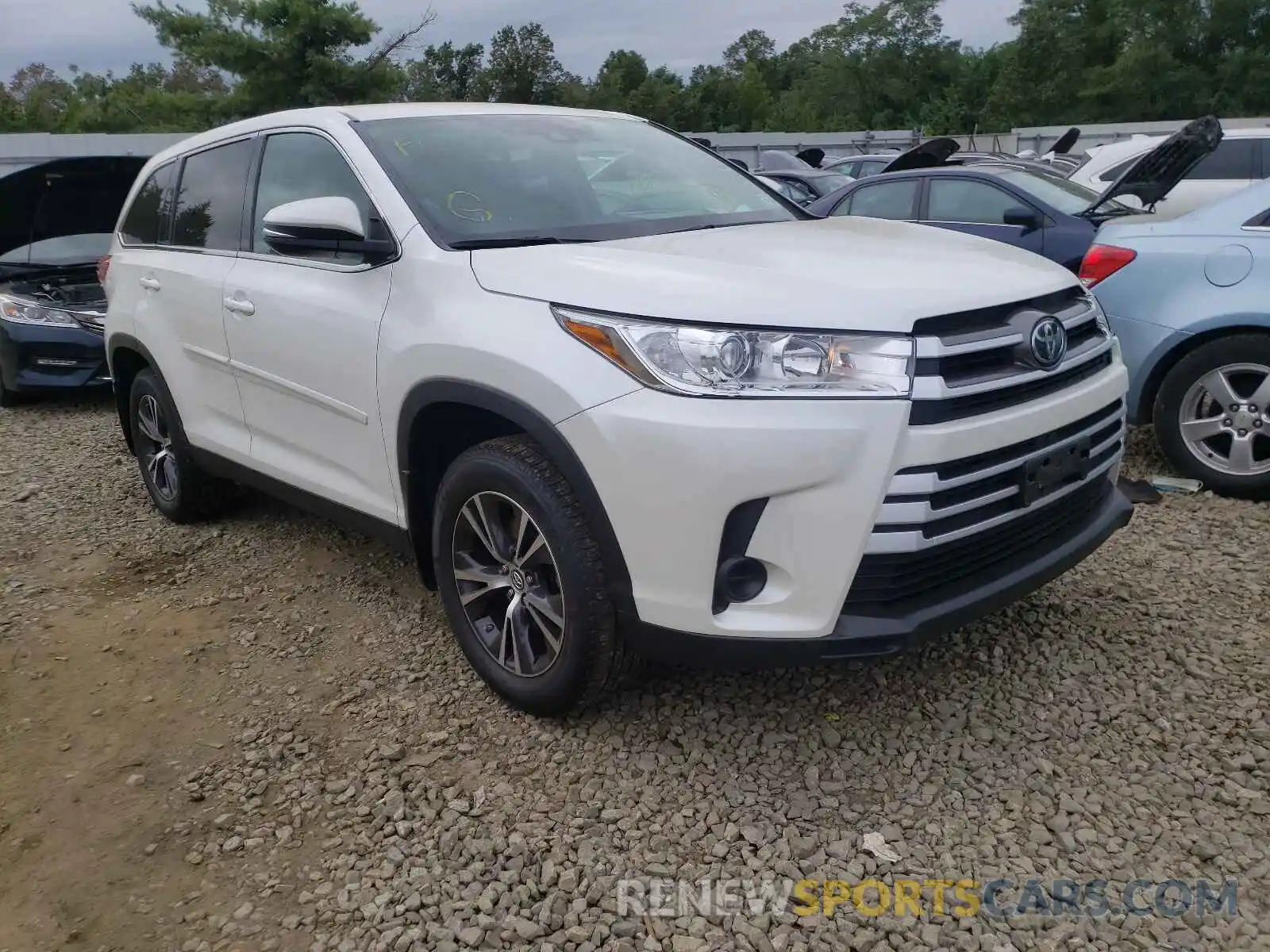 1 Photograph of a damaged car 5TDBZRFH6KS712089 TOYOTA HIGHLANDER 2019