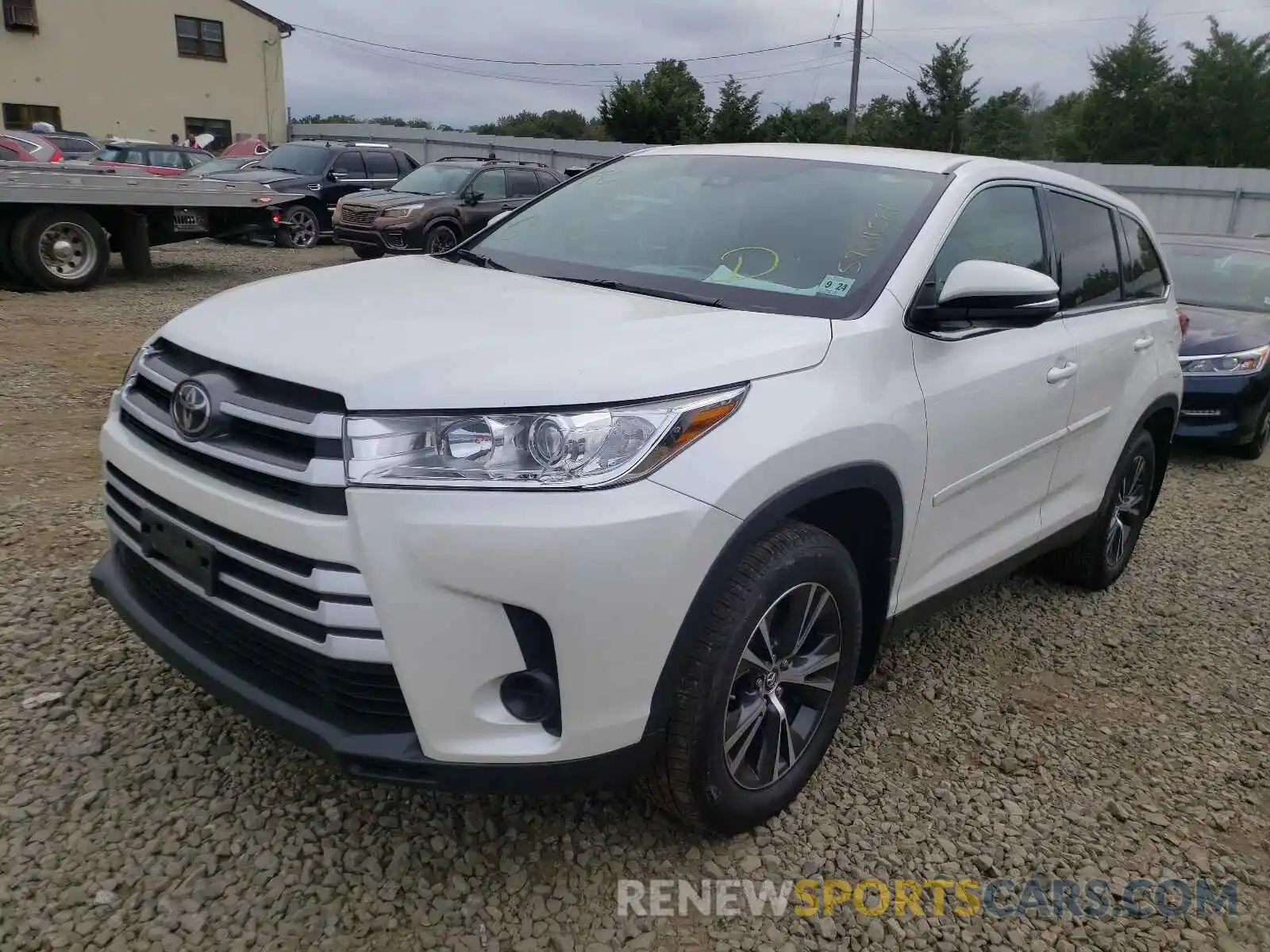 2 Photograph of a damaged car 5TDBZRFH6KS712089 TOYOTA HIGHLANDER 2019