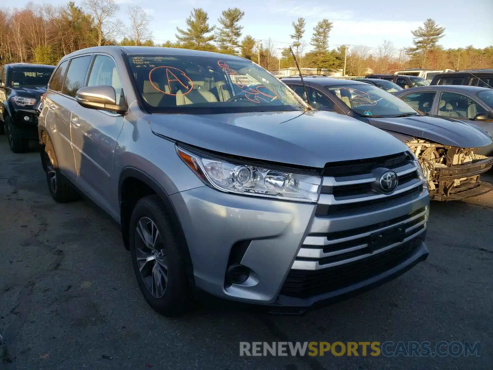 1 Photograph of a damaged car 5TDBZRFH6KS717289 TOYOTA HIGHLANDER 2019