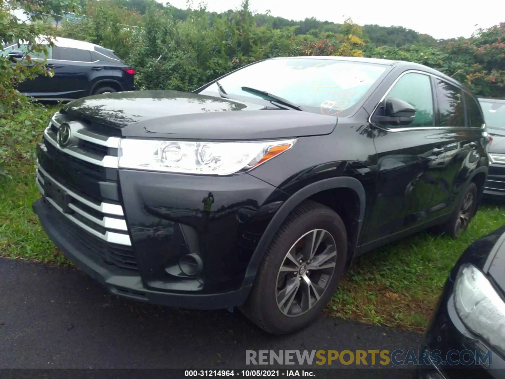 2 Photograph of a damaged car 5TDBZRFH6KS721181 TOYOTA HIGHLANDER 2019