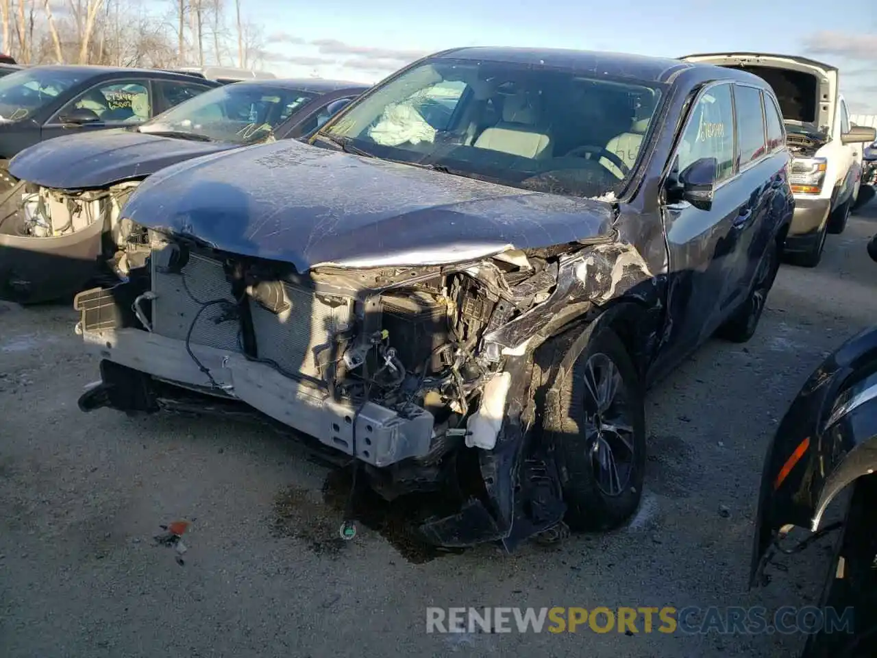 2 Photograph of a damaged car 5TDBZRFH6KS725876 TOYOTA HIGHLANDER 2019