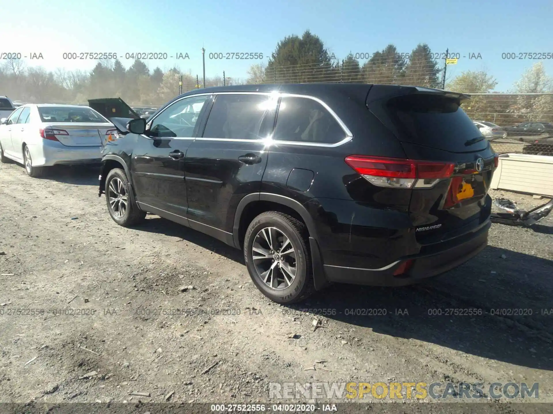 3 Фотография поврежденного автомобиля 5TDBZRFH6KS728082 TOYOTA HIGHLANDER 2019