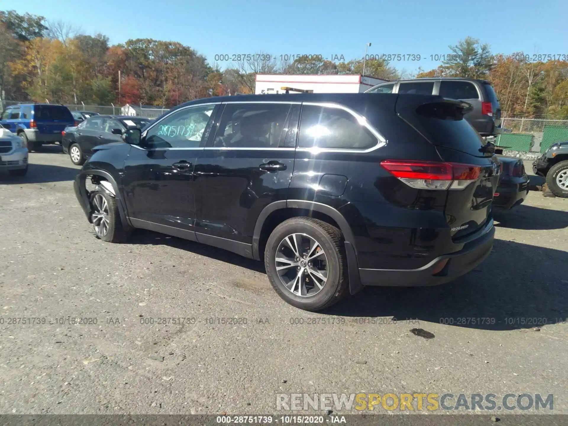 3 Photograph of a damaged car 5TDBZRFH6KS733749 TOYOTA HIGHLANDER 2019