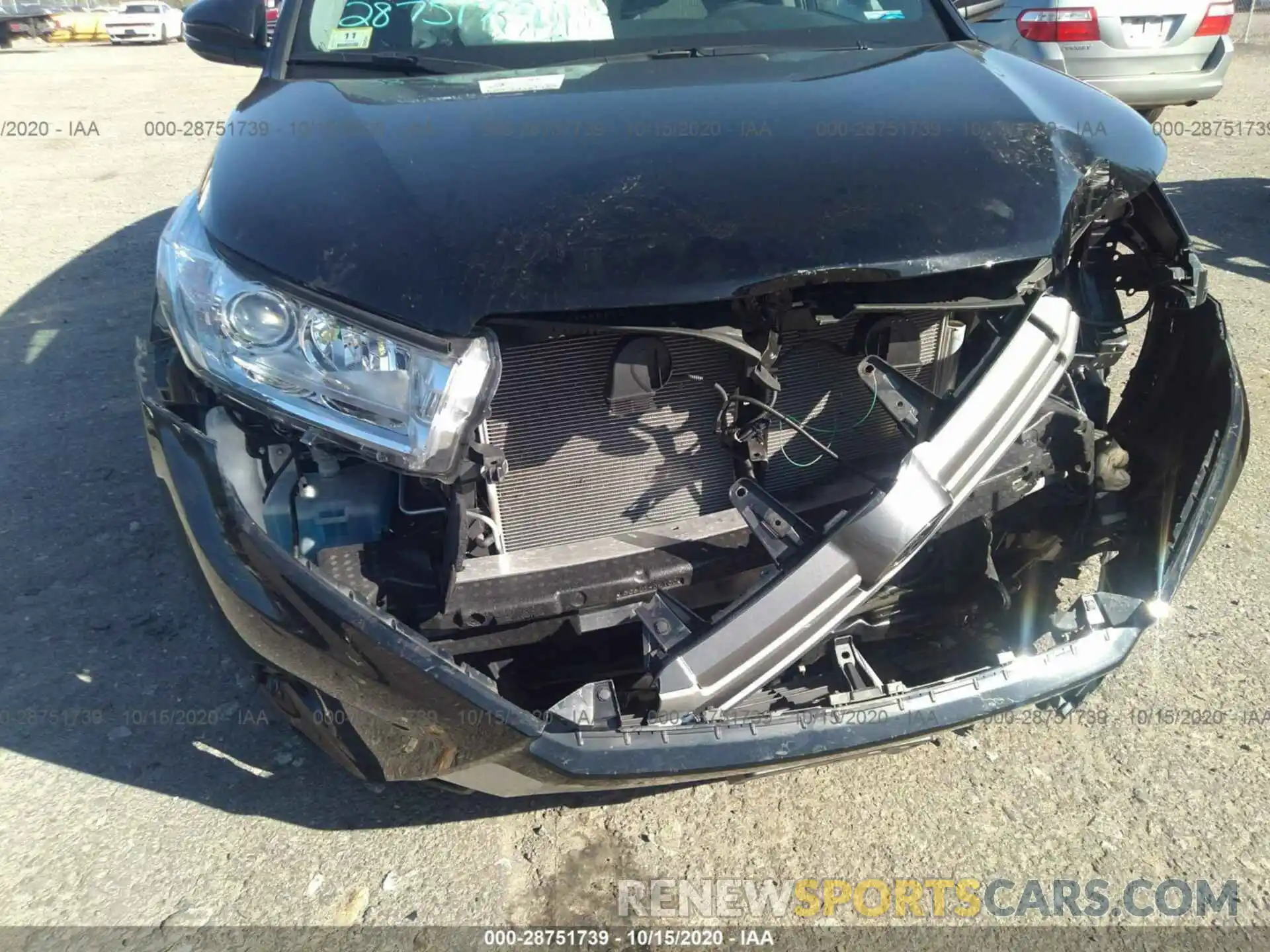 6 Photograph of a damaged car 5TDBZRFH6KS733749 TOYOTA HIGHLANDER 2019