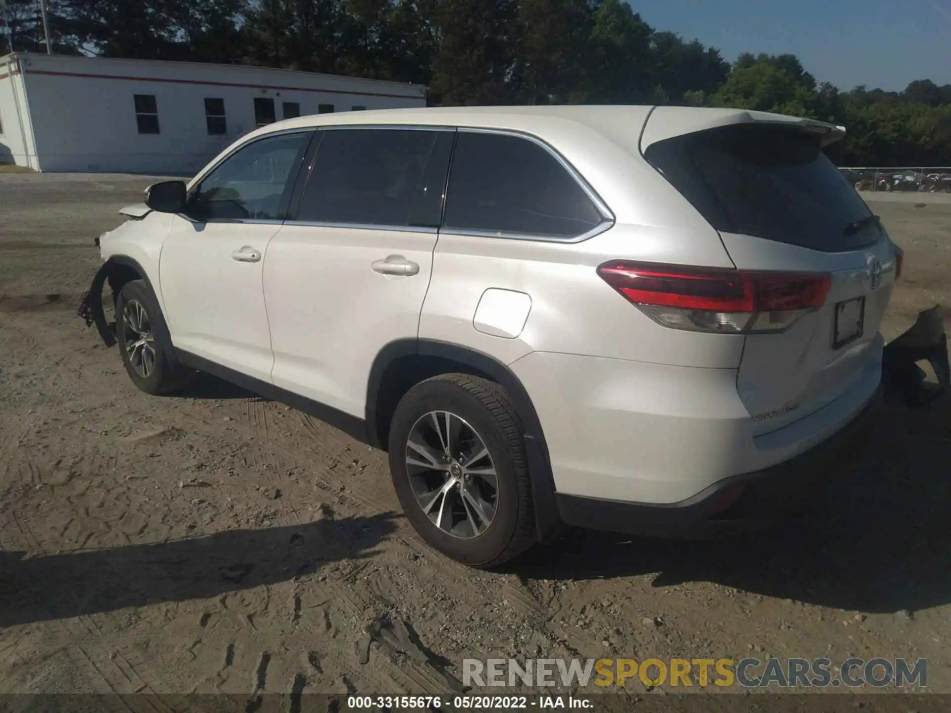 3 Photograph of a damaged car 5TDBZRFH6KS924782 TOYOTA HIGHLANDER 2019