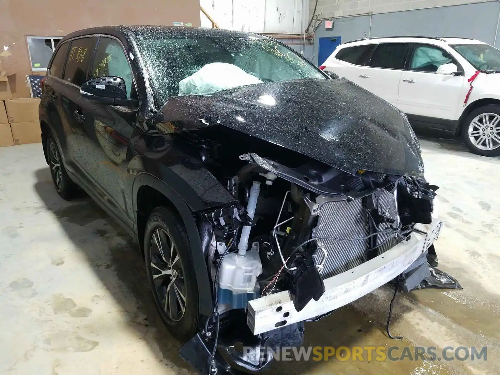 1 Photograph of a damaged car 5TDBZRFH6KS925009 TOYOTA HIGHLANDER 2019