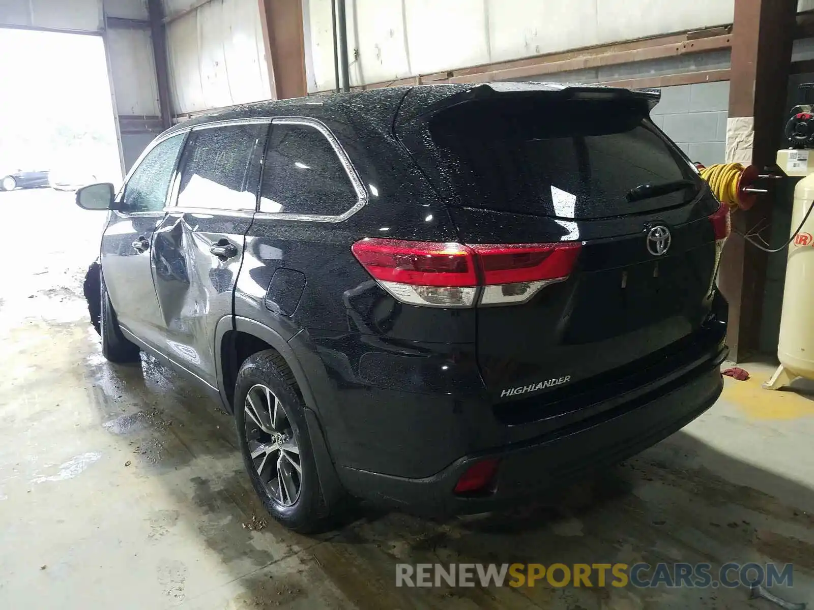 3 Photograph of a damaged car 5TDBZRFH6KS925009 TOYOTA HIGHLANDER 2019