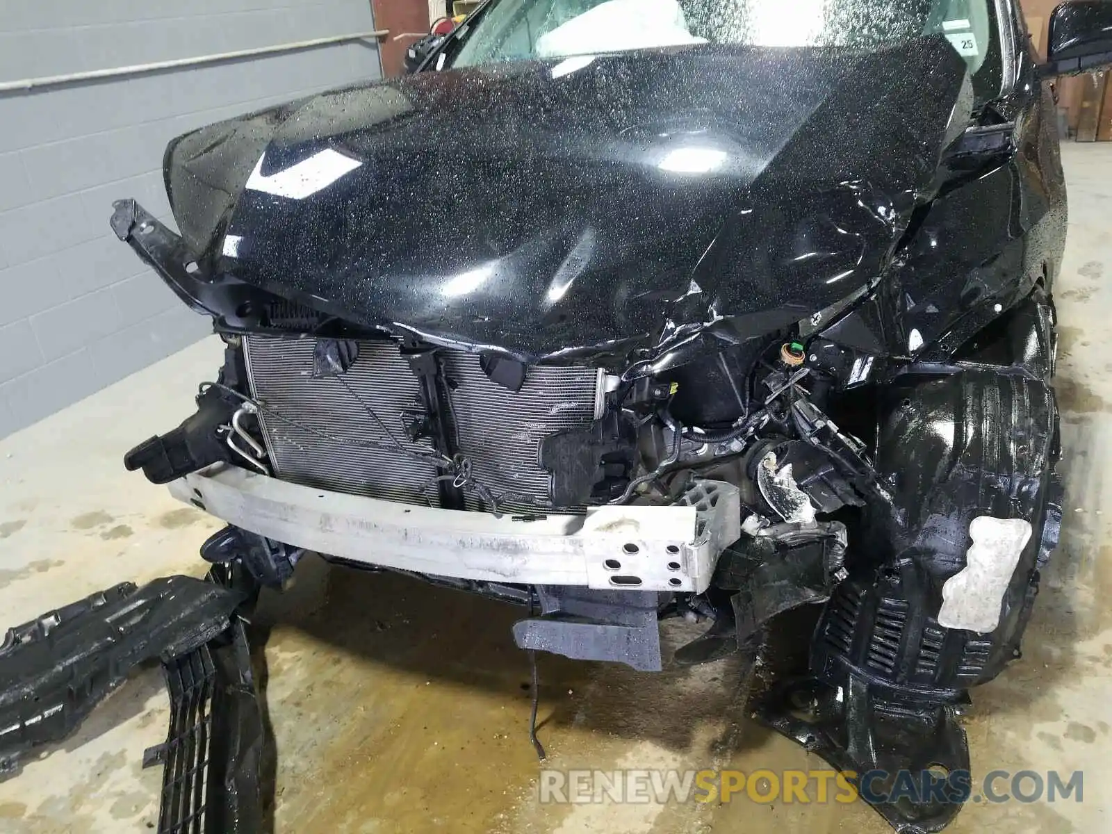 9 Photograph of a damaged car 5TDBZRFH6KS925009 TOYOTA HIGHLANDER 2019