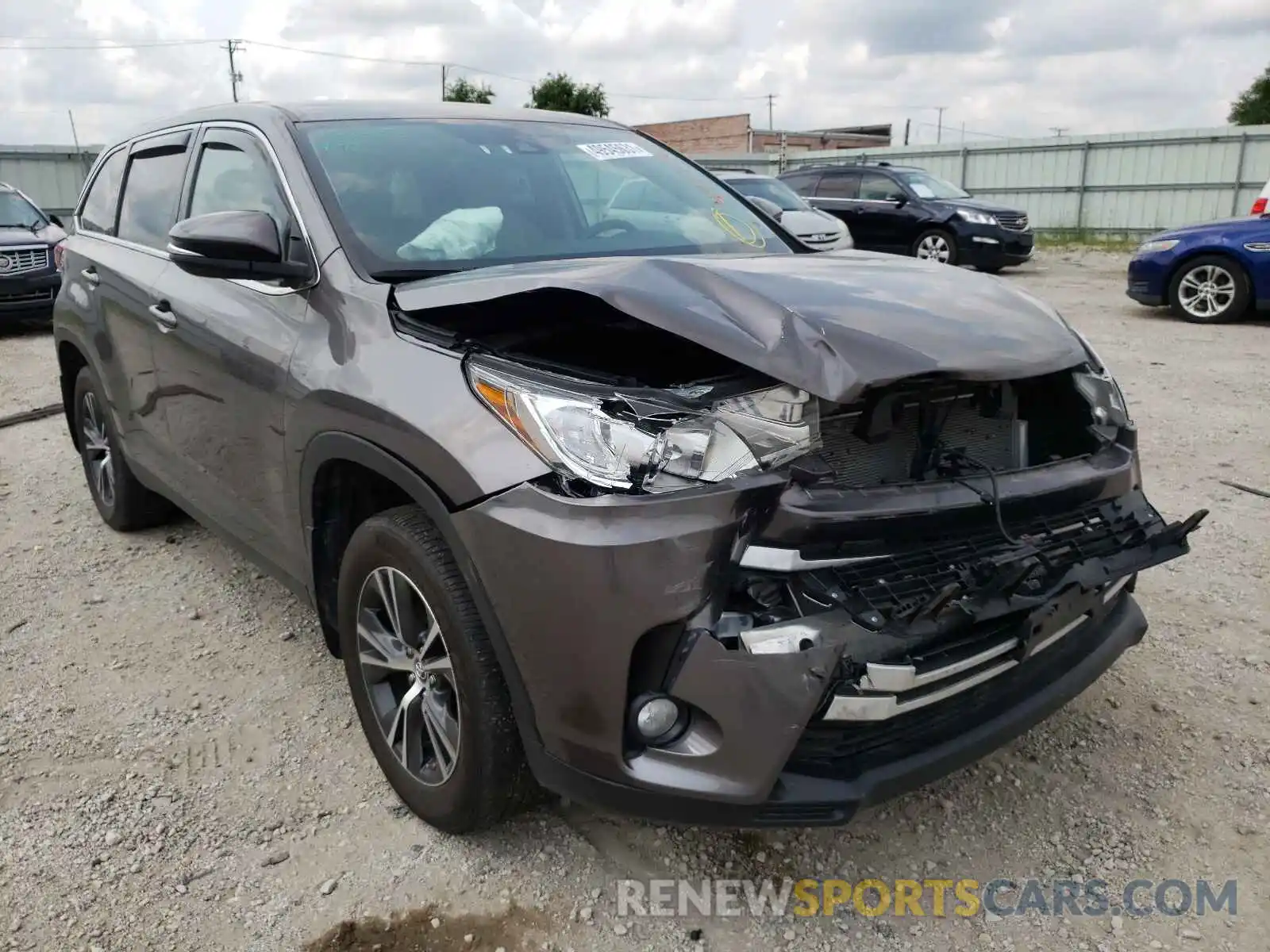 1 Photograph of a damaged car 5TDBZRFH6KS933935 TOYOTA HIGHLANDER 2019