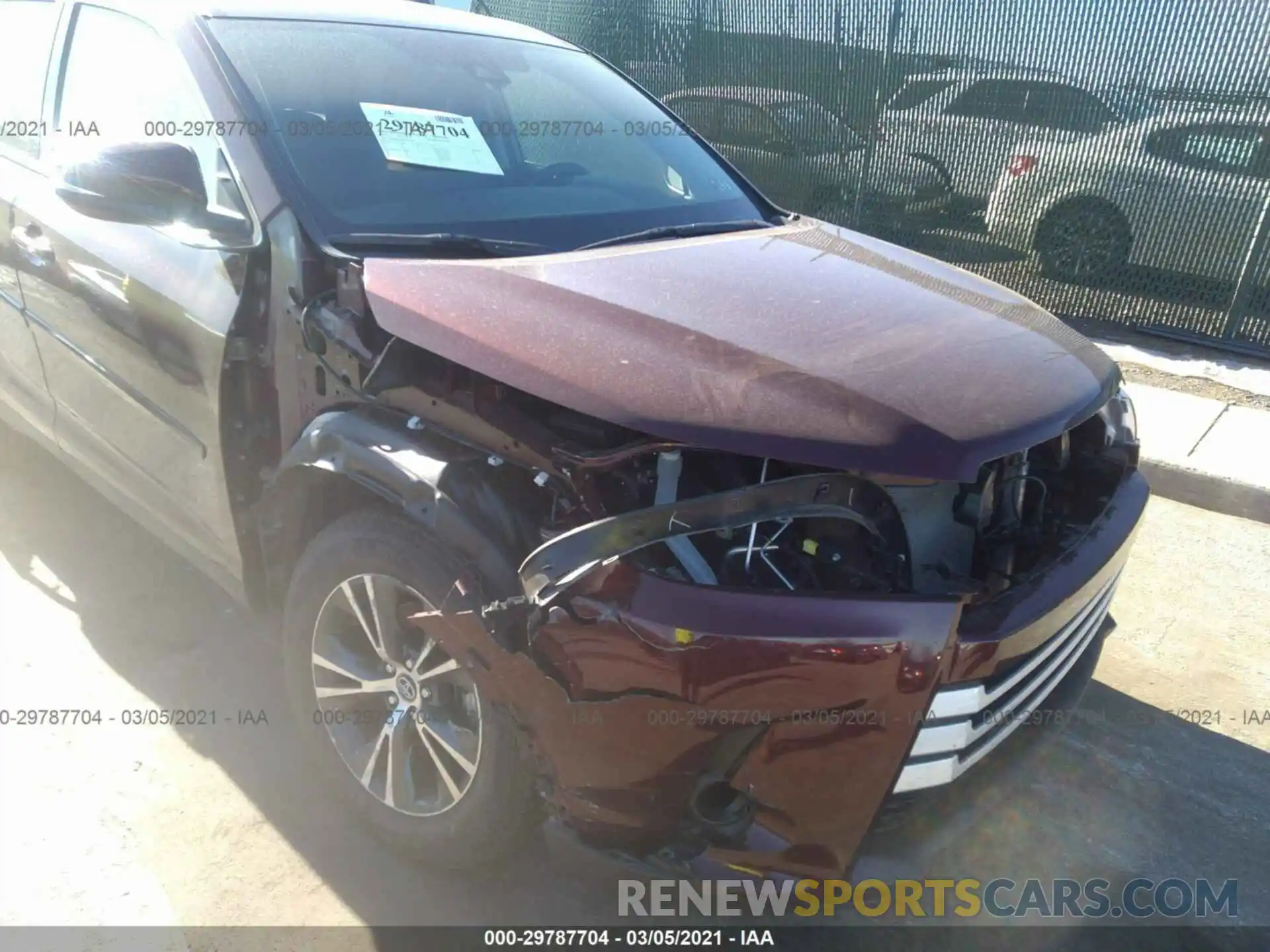 6 Photograph of a damaged car 5TDBZRFH6KS940089 TOYOTA HIGHLANDER 2019