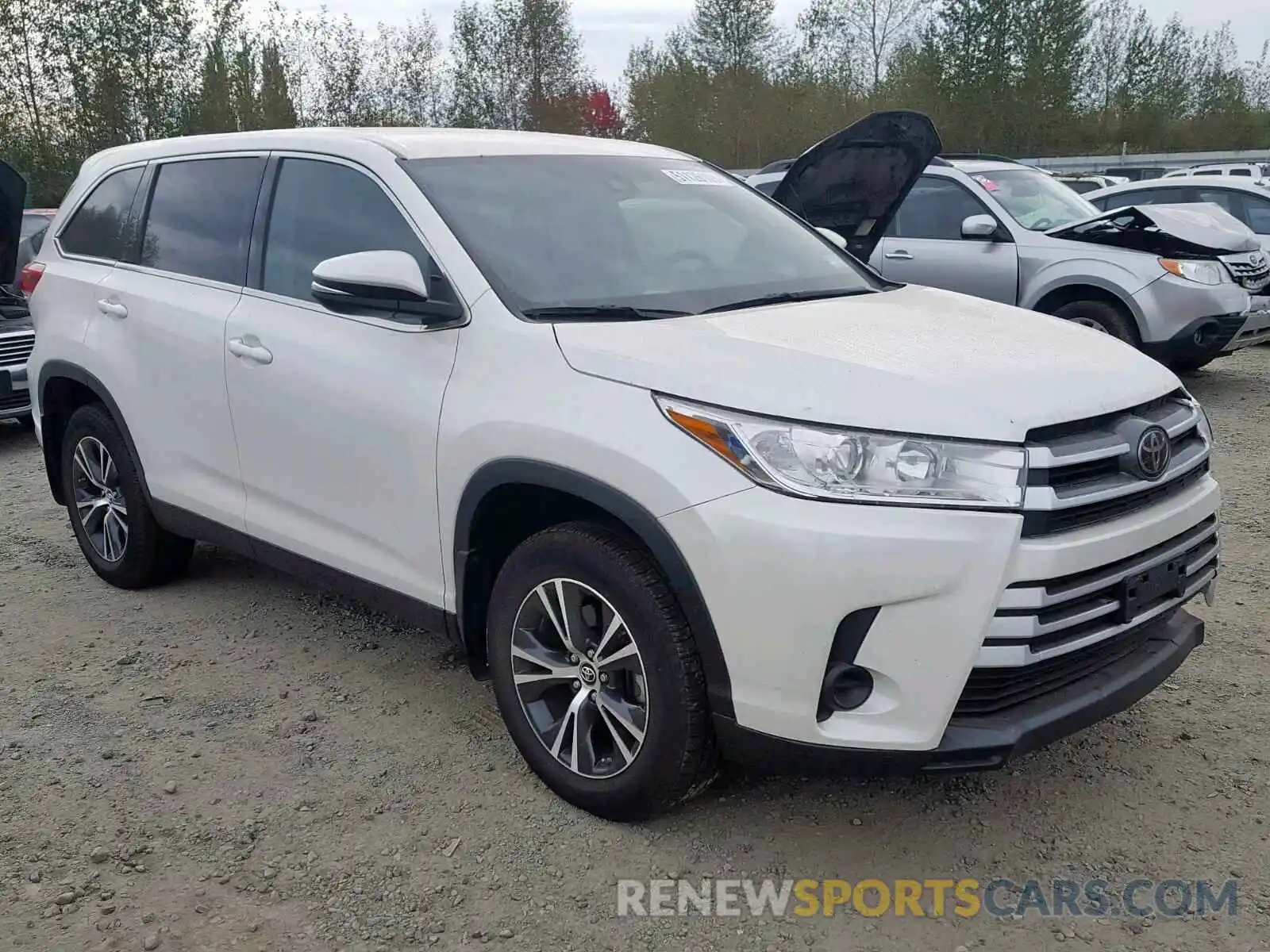 1 Photograph of a damaged car 5TDBZRFH6KS944224 TOYOTA HIGHLANDER 2019