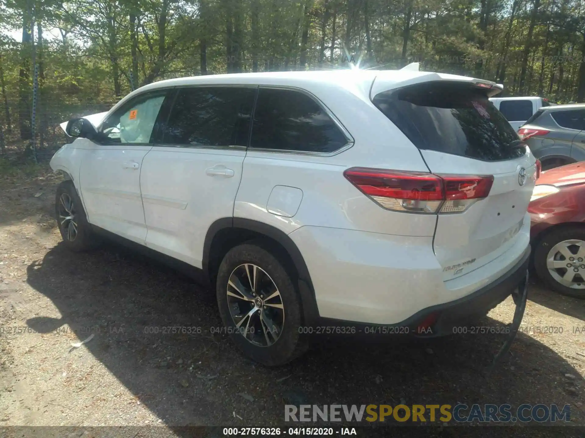 3 Photograph of a damaged car 5TDBZRFH6KS950539 TOYOTA HIGHLANDER 2019