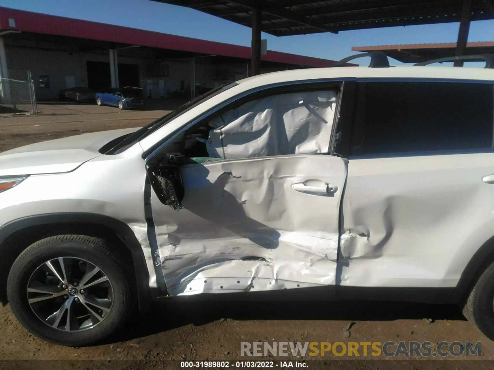 6 Photograph of a damaged car 5TDBZRFH6KS952999 TOYOTA HIGHLANDER 2019