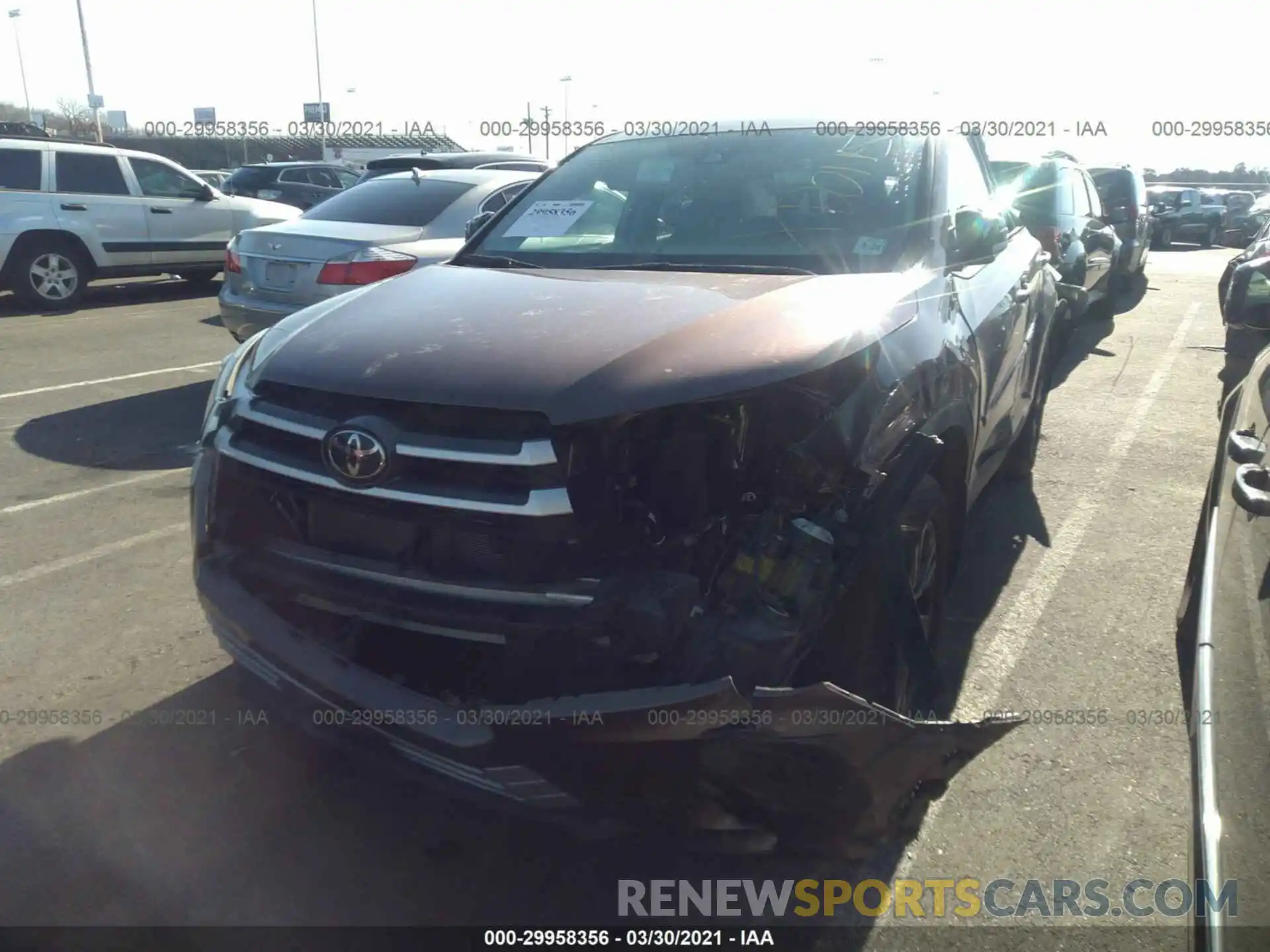 2 Photograph of a damaged car 5TDBZRFH6KS958964 TOYOTA HIGHLANDER 2019