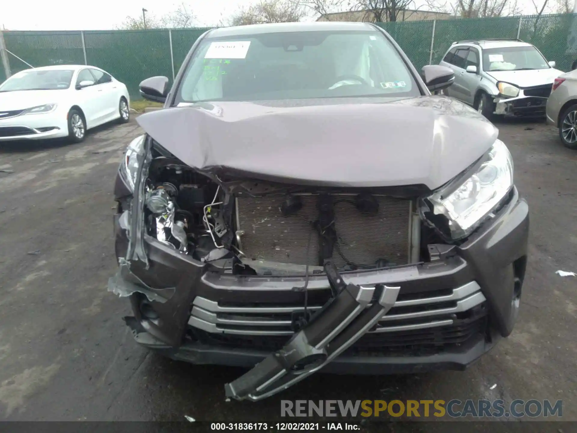 6 Photograph of a damaged car 5TDBZRFH6KS961346 TOYOTA HIGHLANDER 2019