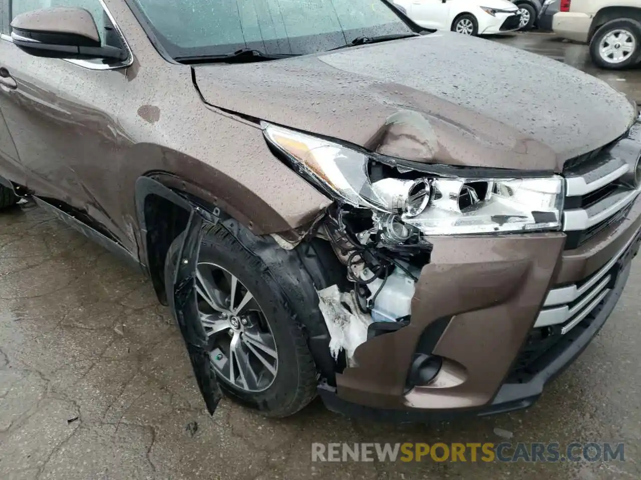 9 Photograph of a damaged car 5TDBZRFH6KS961993 TOYOTA HIGHLANDER 2019