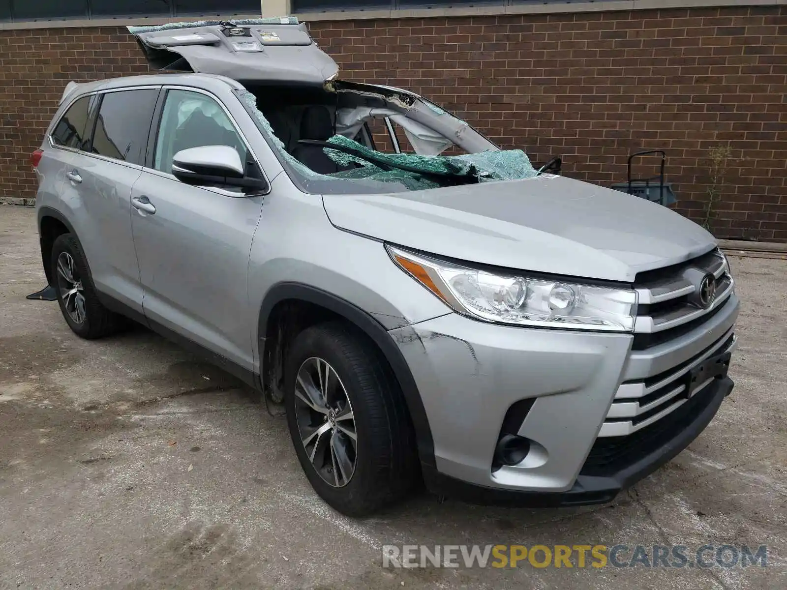 1 Photograph of a damaged car 5TDBZRFH6KS962934 TOYOTA HIGHLANDER 2019