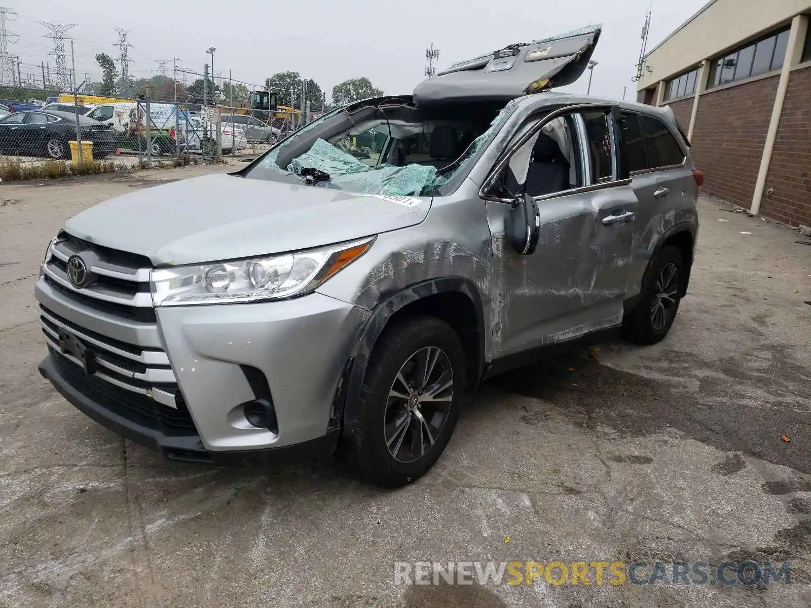 2 Photograph of a damaged car 5TDBZRFH6KS962934 TOYOTA HIGHLANDER 2019