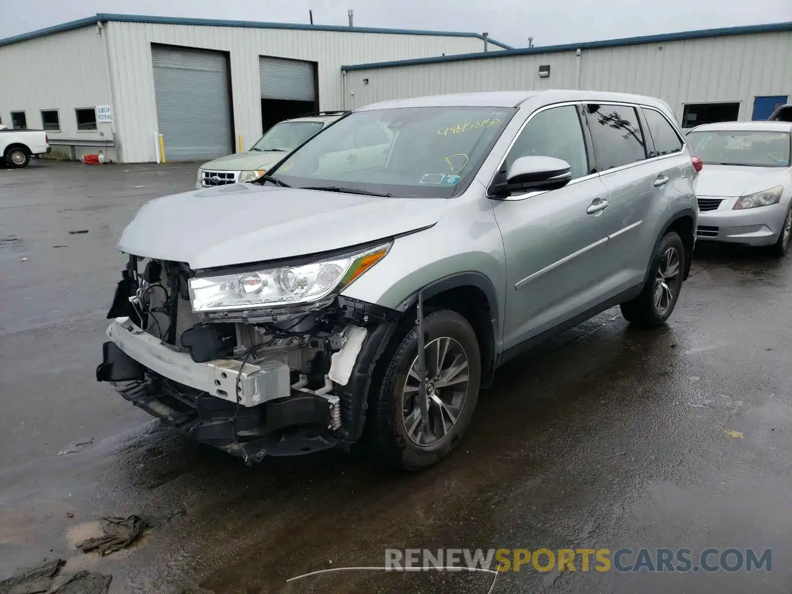 2 Photograph of a damaged car 5TDBZRFH6KS962982 TOYOTA HIGHLANDER 2019