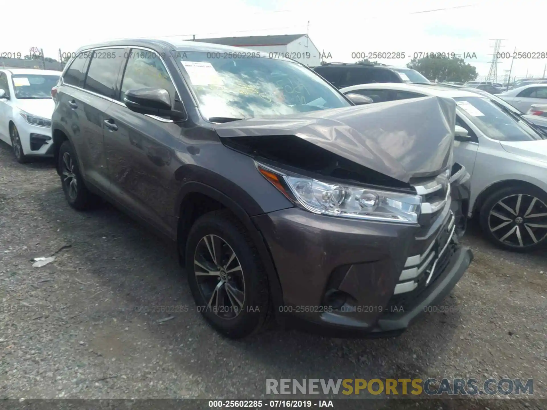 1 Photograph of a damaged car 5TDBZRFH6KS966689 TOYOTA HIGHLANDER 2019