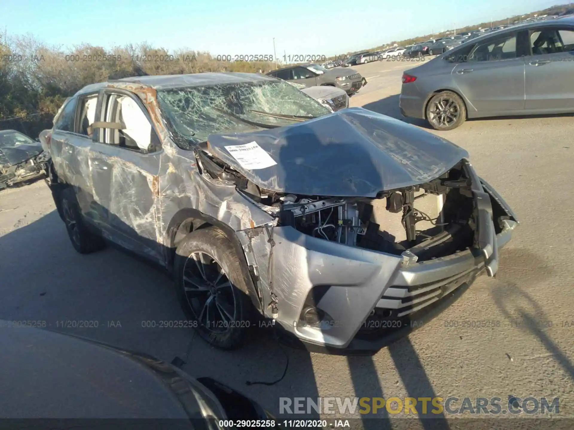 1 Photograph of a damaged car 5TDBZRFH6KS971519 TOYOTA HIGHLANDER 2019