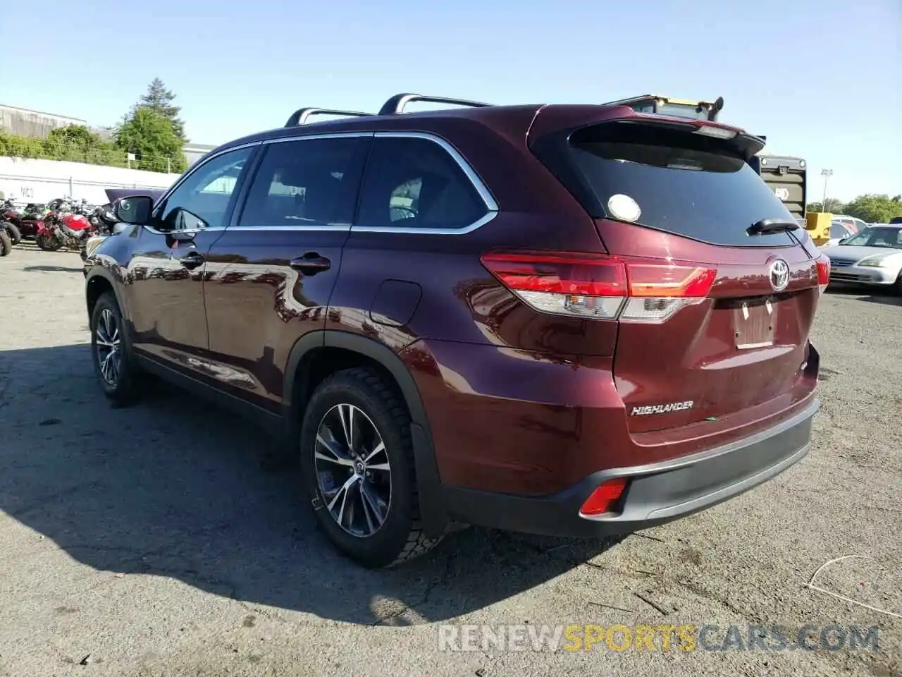 3 Photograph of a damaged car 5TDBZRFH6KS976784 TOYOTA HIGHLANDER 2019