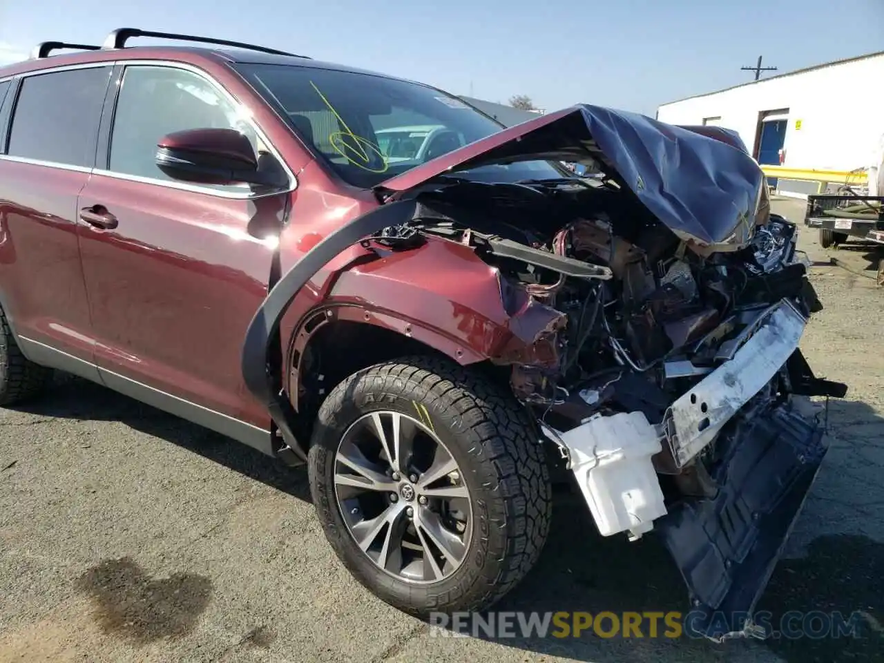 9 Photograph of a damaged car 5TDBZRFH6KS976784 TOYOTA HIGHLANDER 2019