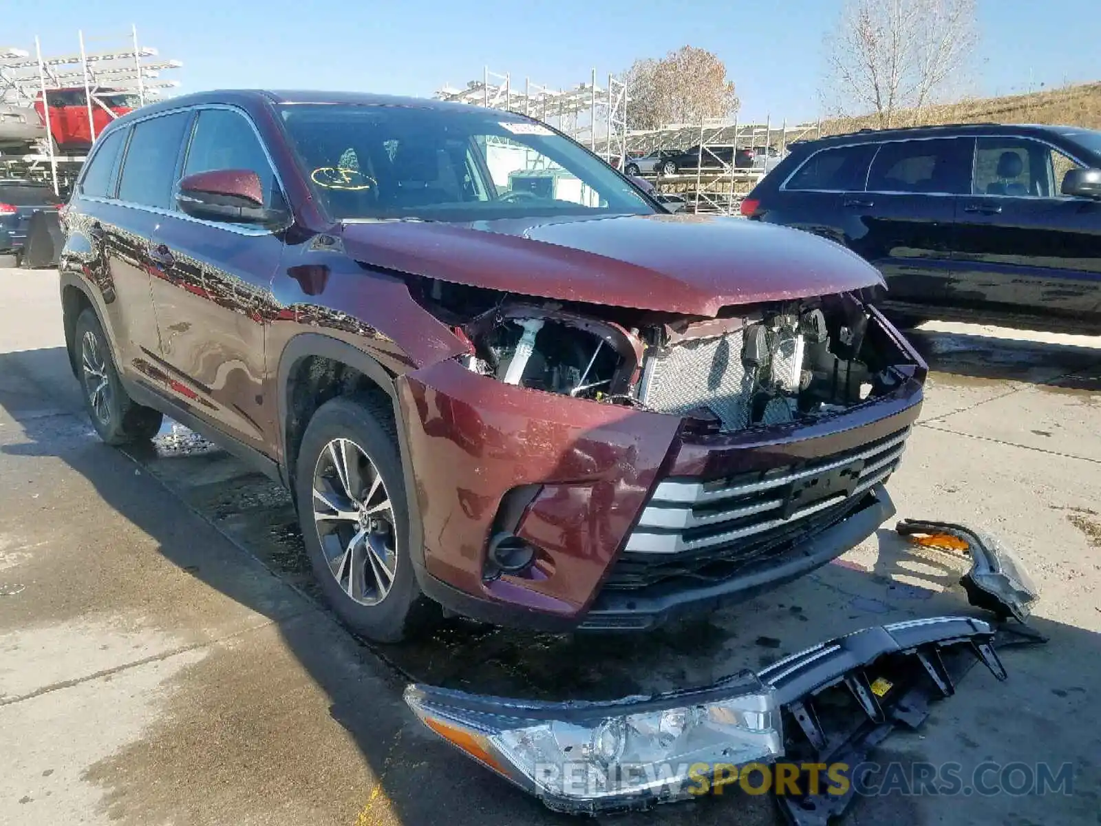 1 Photograph of a damaged car 5TDBZRFH6KS998414 TOYOTA HIGHLANDER 2019