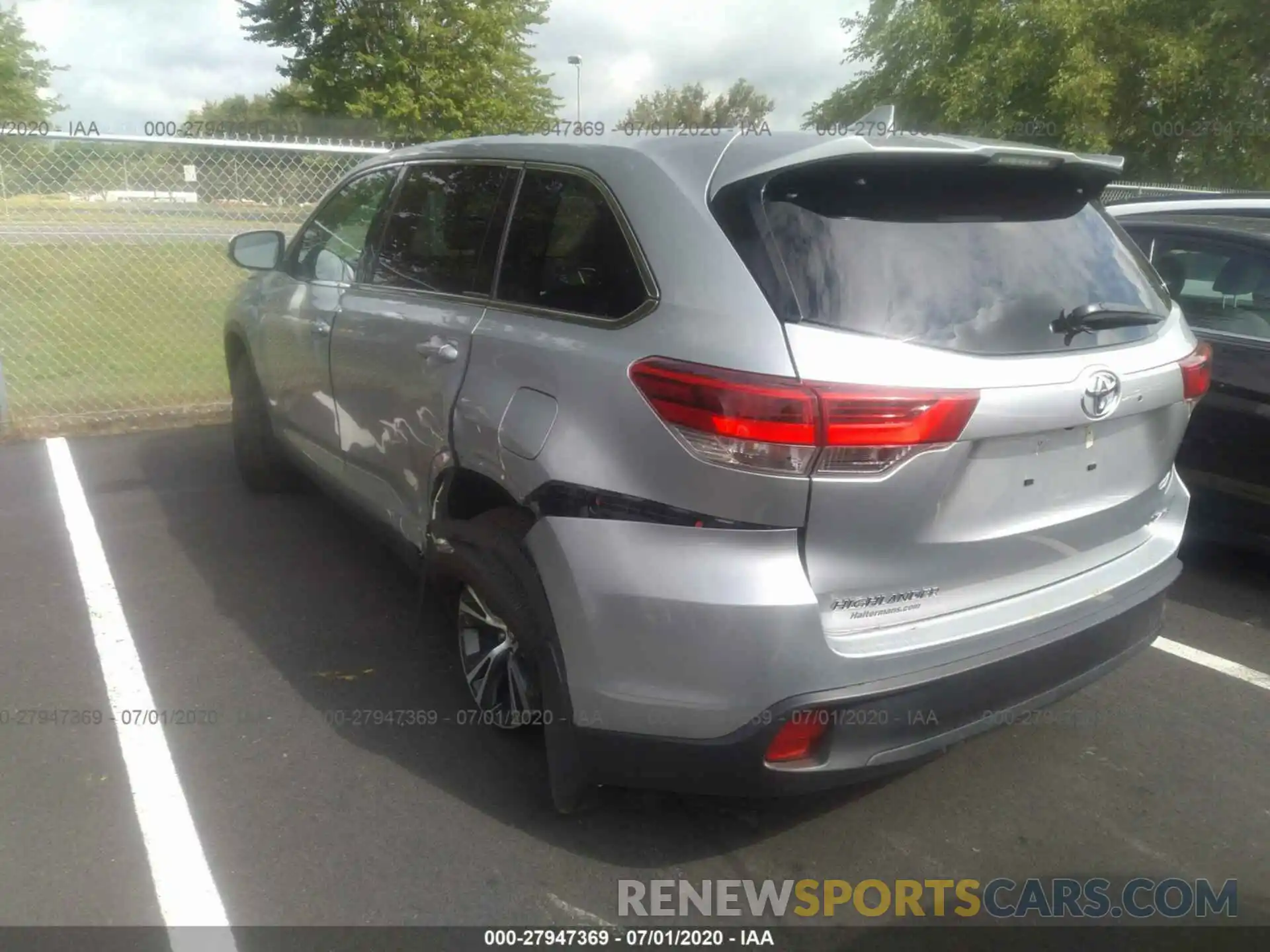 3 Photograph of a damaged car 5TDBZRFH7KS701912 TOYOTA HIGHLANDER 2019