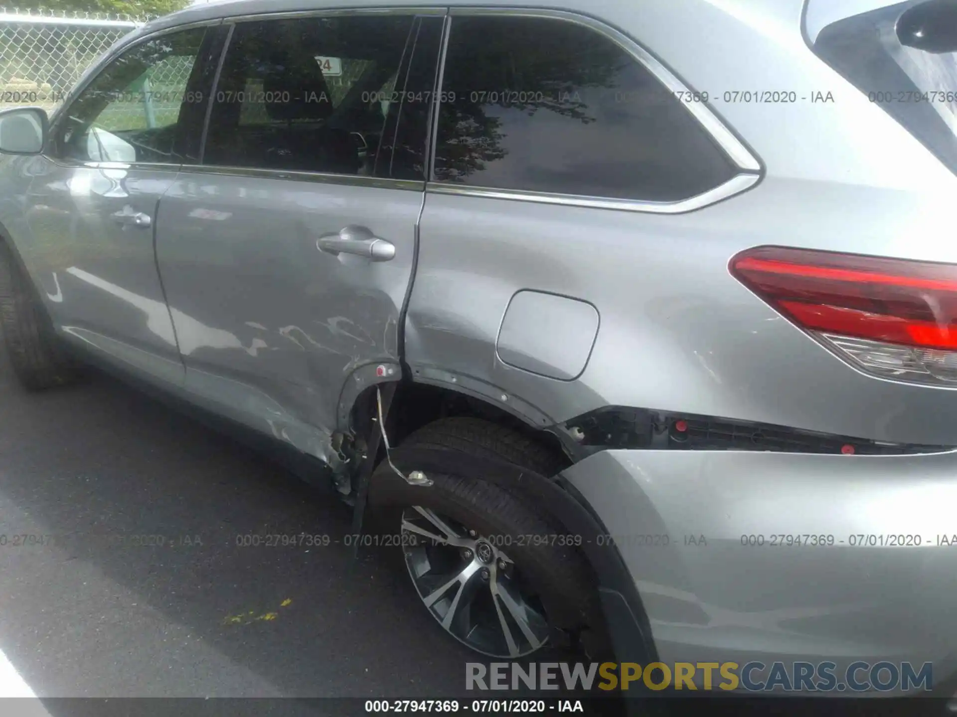 6 Photograph of a damaged car 5TDBZRFH7KS701912 TOYOTA HIGHLANDER 2019