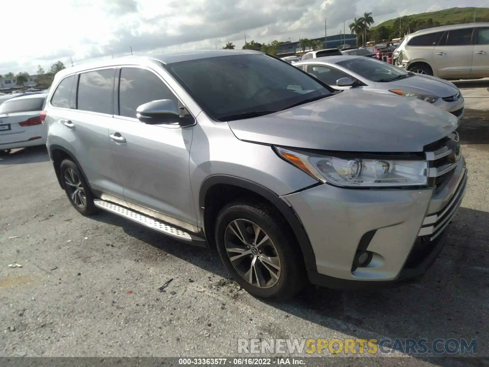 1 Photograph of a damaged car 5TDBZRFH7KS712053 TOYOTA HIGHLANDER 2019