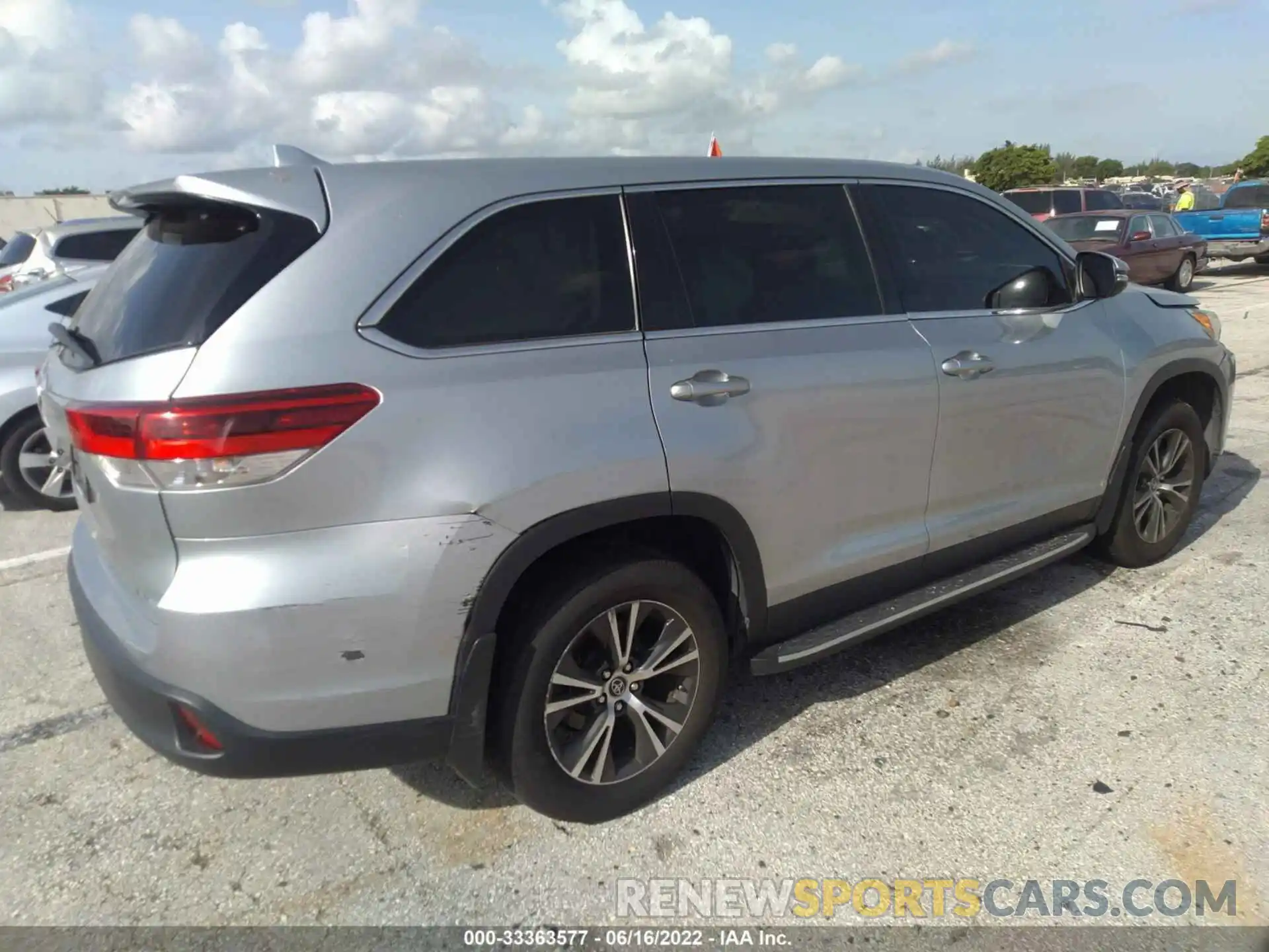 4 Фотография поврежденного автомобиля 5TDBZRFH7KS712053 TOYOTA HIGHLANDER 2019