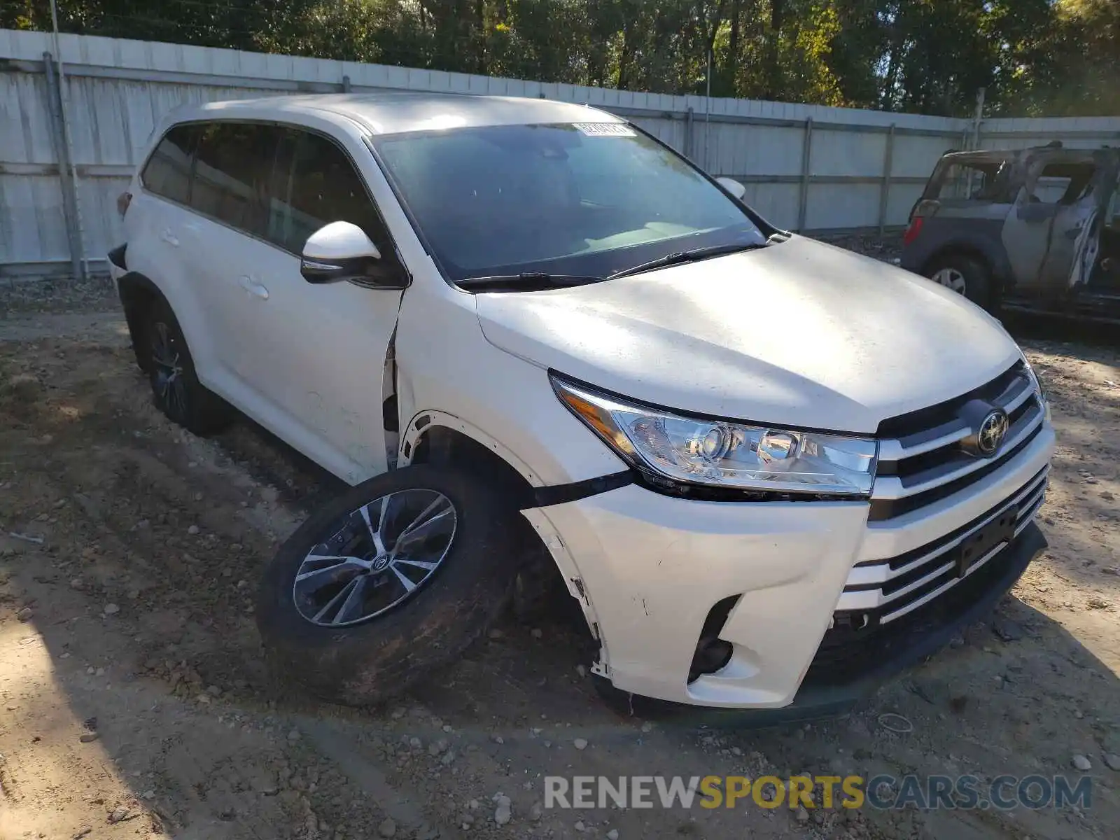 1 Photograph of a damaged car 5TDBZRFH7KS719908 TOYOTA HIGHLANDER 2019