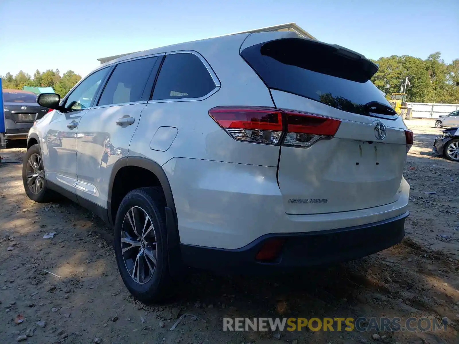 3 Photograph of a damaged car 5TDBZRFH7KS719908 TOYOTA HIGHLANDER 2019