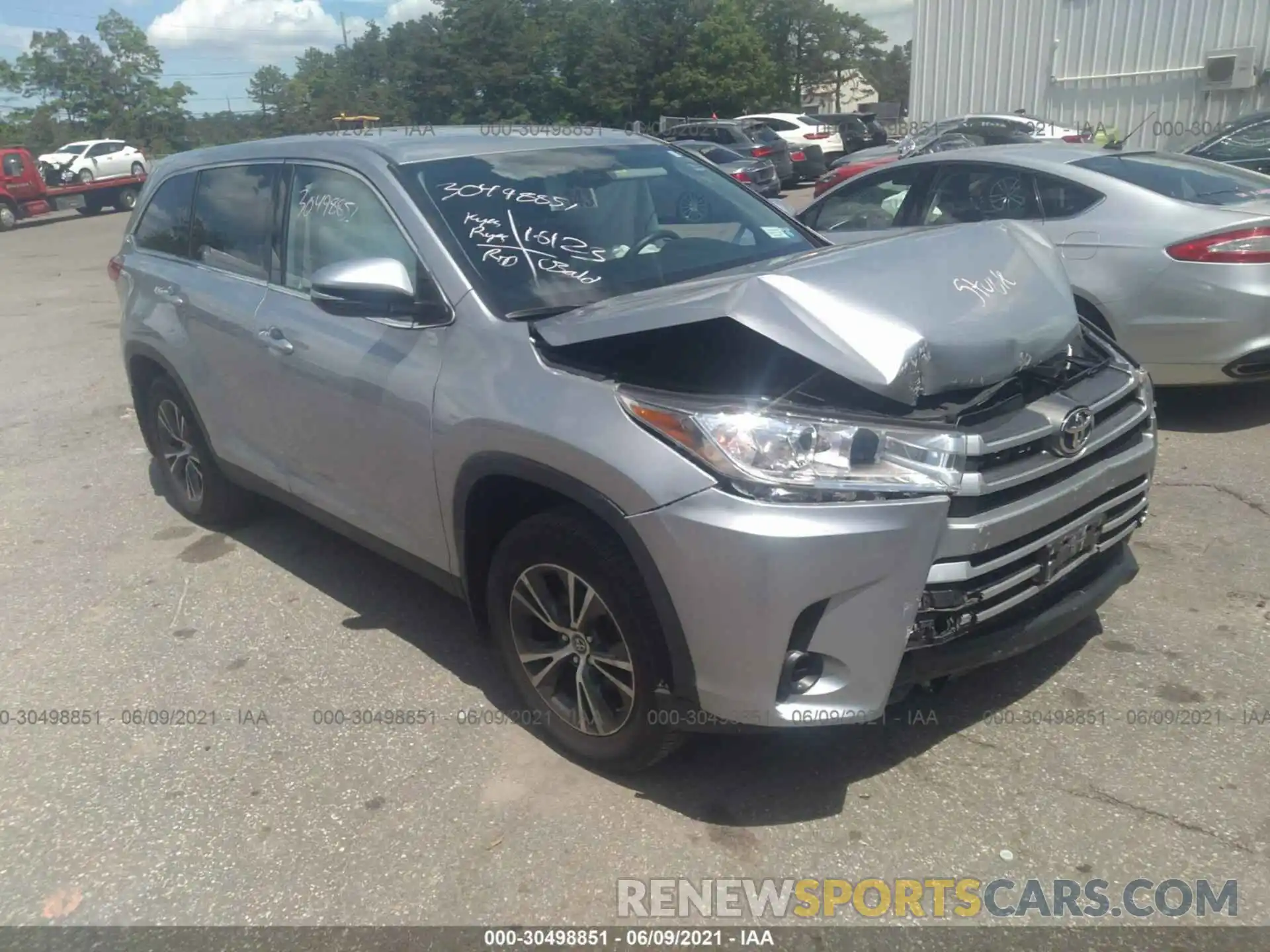 1 Photograph of a damaged car 5TDBZRFH7KS721481 TOYOTA HIGHLANDER 2019