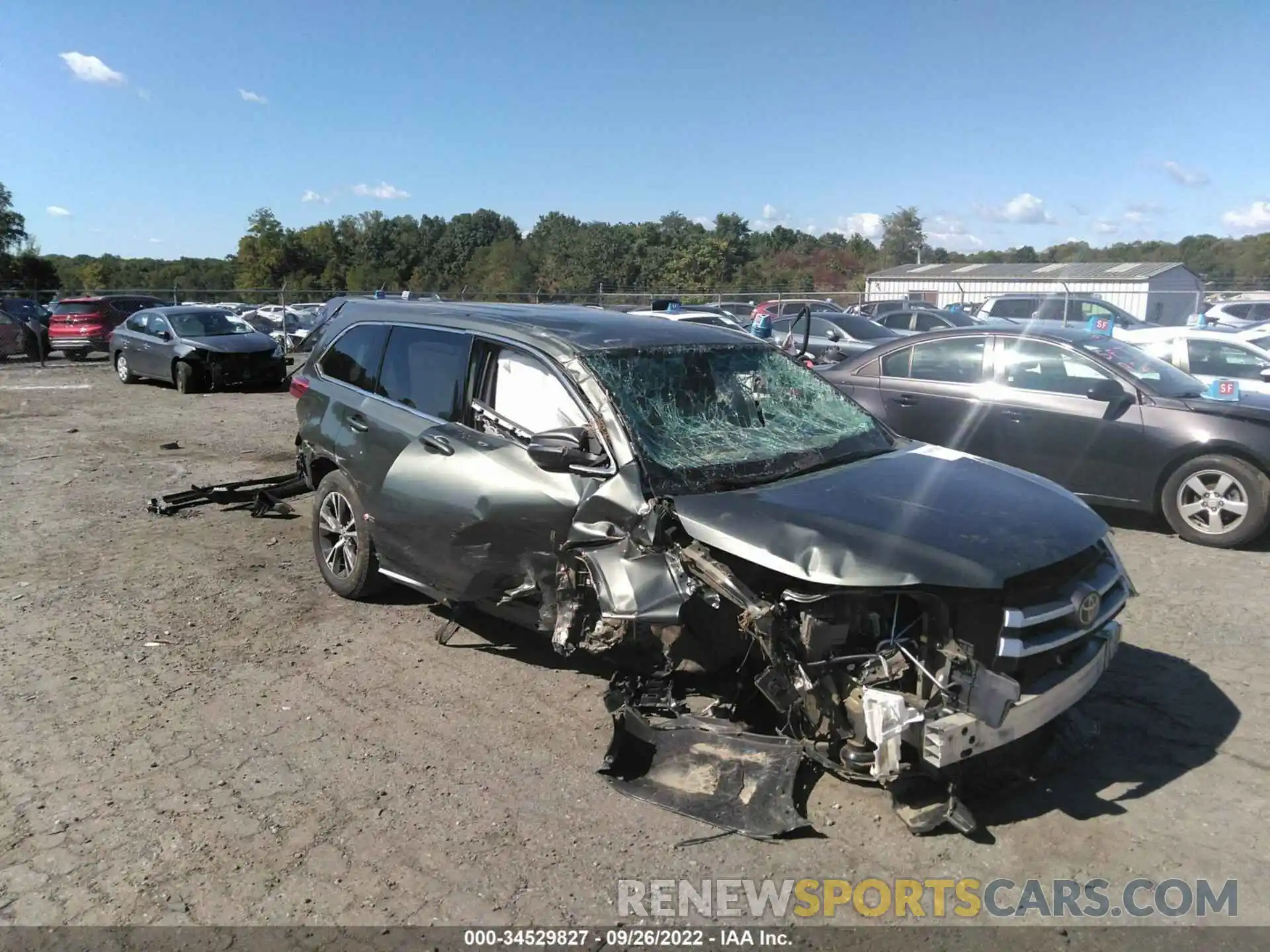 1 Photograph of a damaged car 5TDBZRFH7KS721903 TOYOTA HIGHLANDER 2019