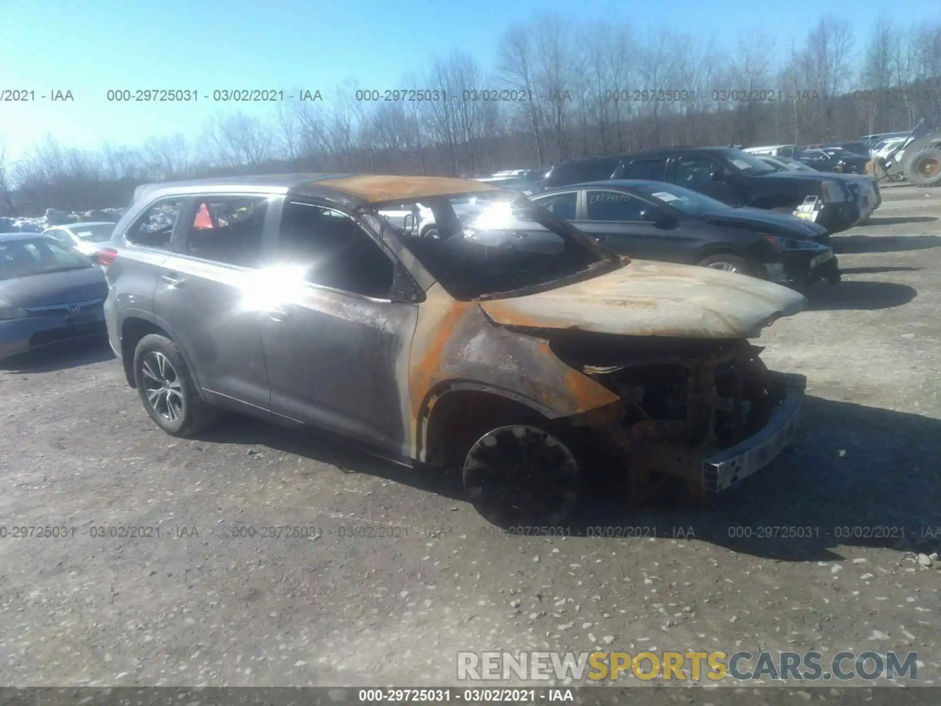 1 Photograph of a damaged car 5TDBZRFH7KS723148 TOYOTA HIGHLANDER 2019
