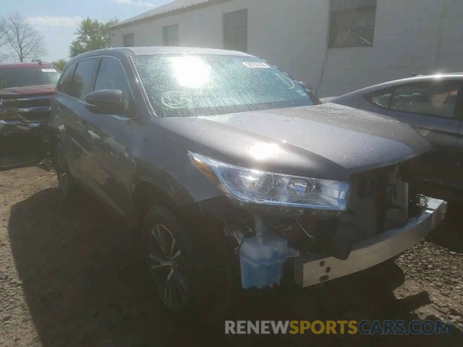 1 Photograph of a damaged car 5TDBZRFH7KS740323 TOYOTA HIGHLANDER 2019