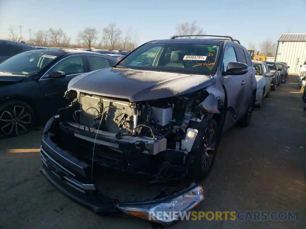 2 Photograph of a damaged car 5TDBZRFH7KS747028 TOYOTA HIGHLANDER 2019