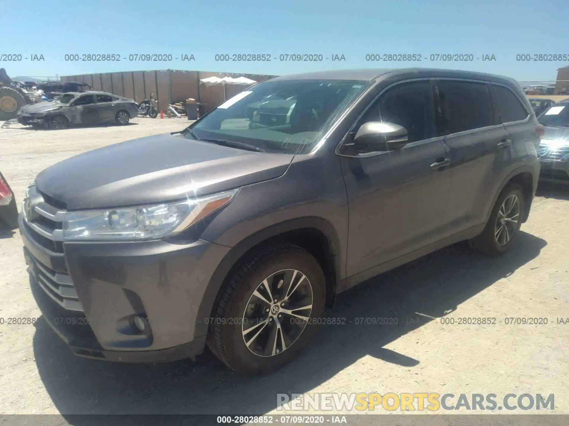 2 Photograph of a damaged car 5TDBZRFH7KS747840 TOYOTA HIGHLANDER 2019