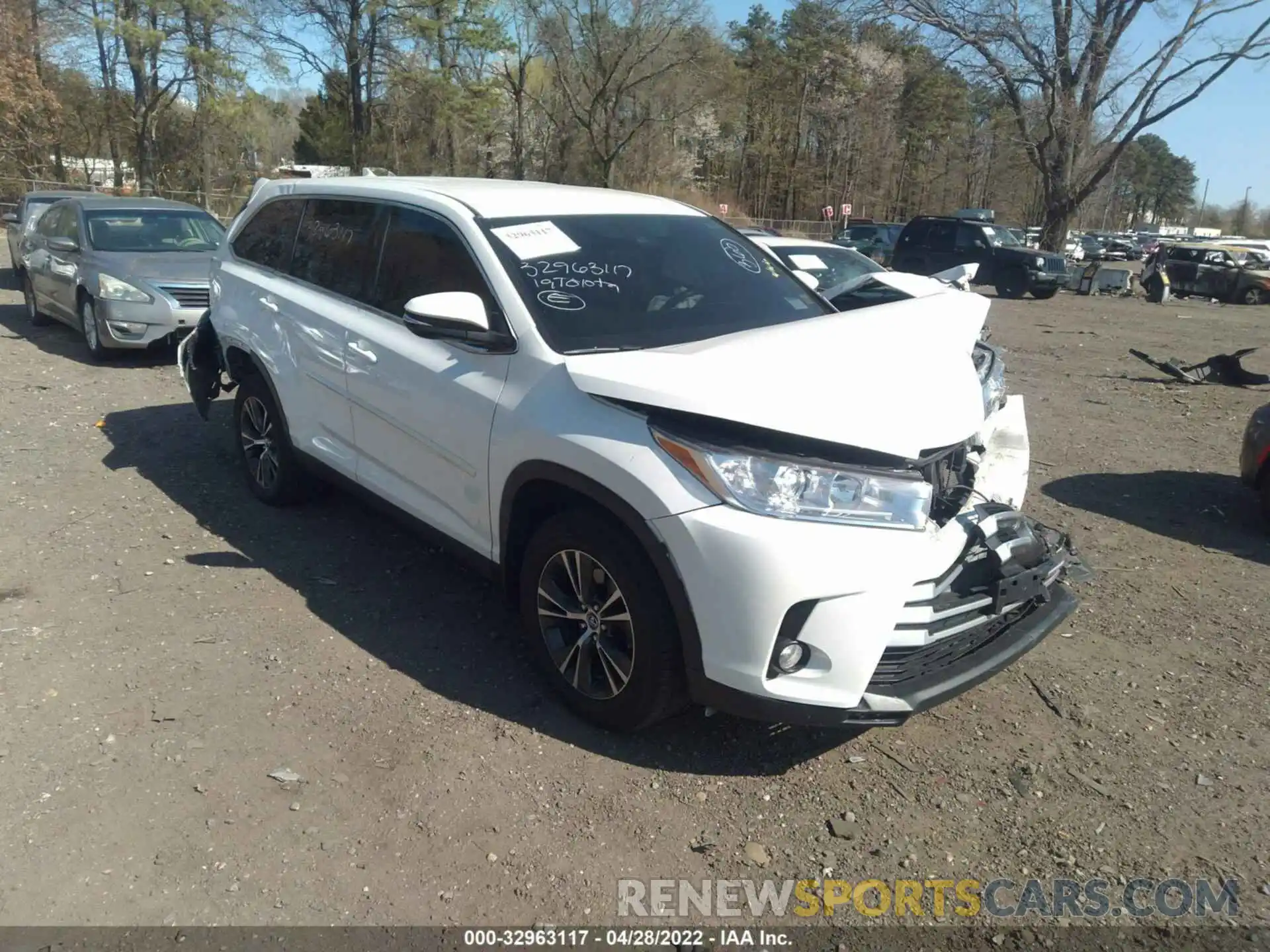 1 Photograph of a damaged car 5TDBZRFH7KS916058 TOYOTA HIGHLANDER 2019