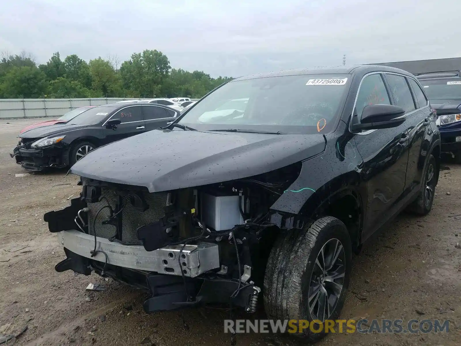 2 Photograph of a damaged car 5TDBZRFH7KS925682 TOYOTA HIGHLANDER 2019