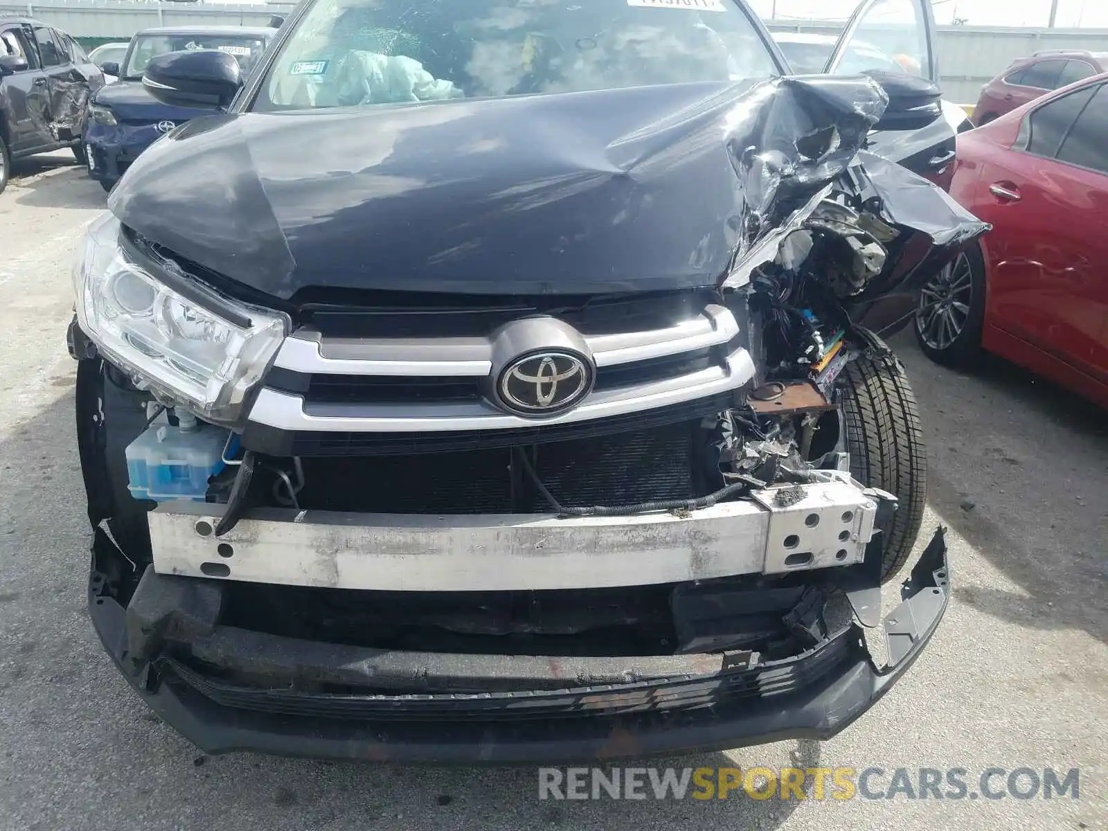 7 Photograph of a damaged car 5TDBZRFH7KS934608 TOYOTA HIGHLANDER 2019