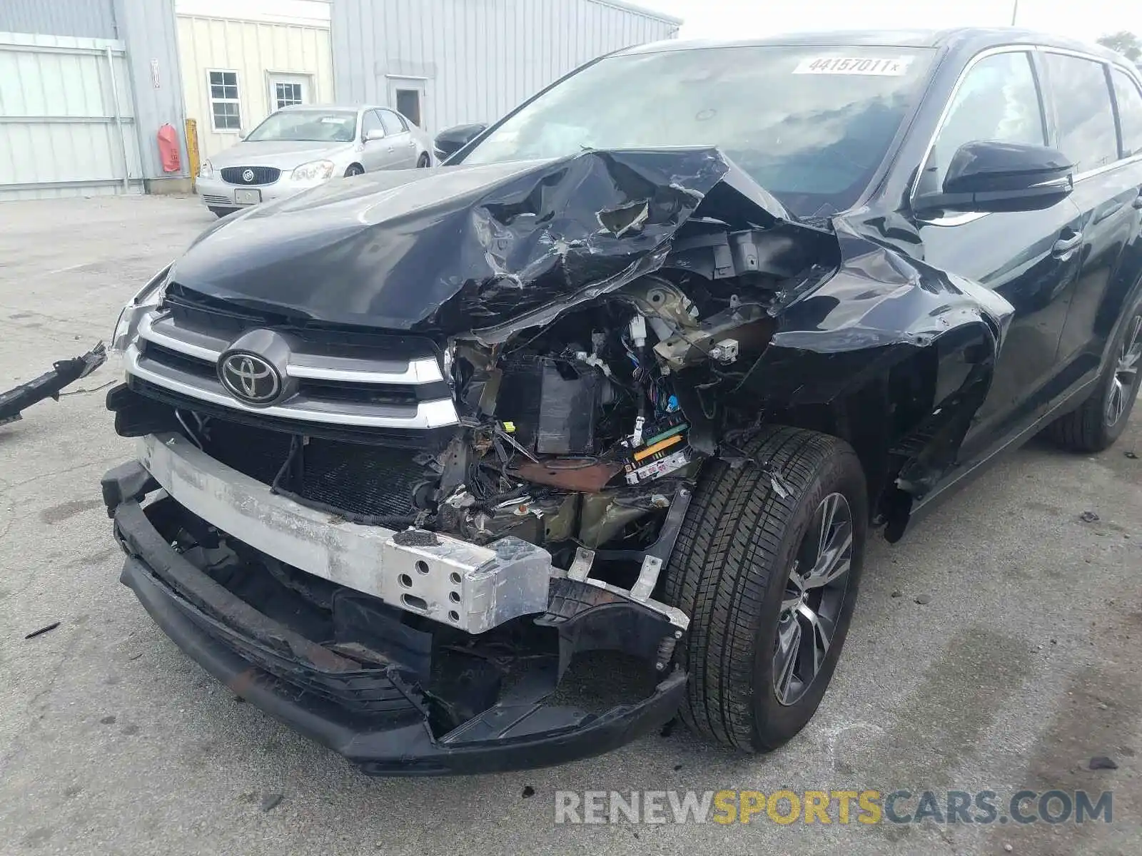 9 Photograph of a damaged car 5TDBZRFH7KS934608 TOYOTA HIGHLANDER 2019