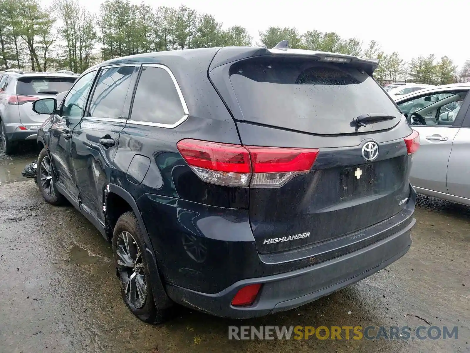 3 Photograph of a damaged car 5TDBZRFH7KS937198 TOYOTA HIGHLANDER 2019